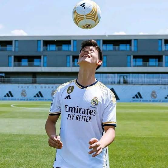 not_scooby1's tweet photo. @FCBarcelona No Barcelona talent is able to compare to this ball boy over here https://t.co/P6W0KOtJQG