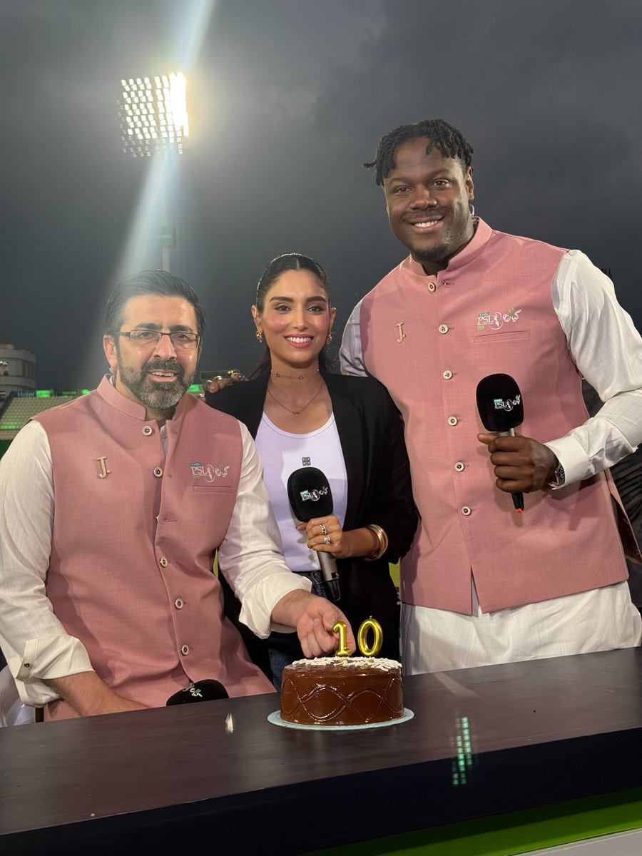 zainab abbas tweet media