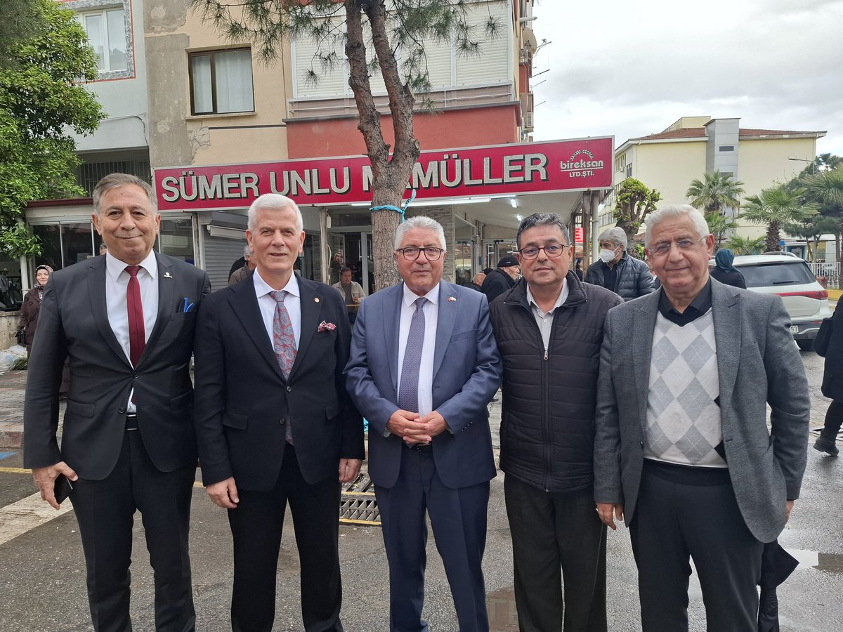 Nazilli’mizde, Anadolu’nun köklü kültür mirasına sahip Erzurumlu hemşehrilerimizi bir çatı altında buluşturan Nazilli Erzurumlular Derneği’nin açılışına katılım sağladık.
 Nazilli Erzurumlular Dernek Başk. Sn Yüksel Karabıyık ve yönetimini tebrik ediyoruz.
<a href="/akpartiizmir/">AK Parti İzmir</a>