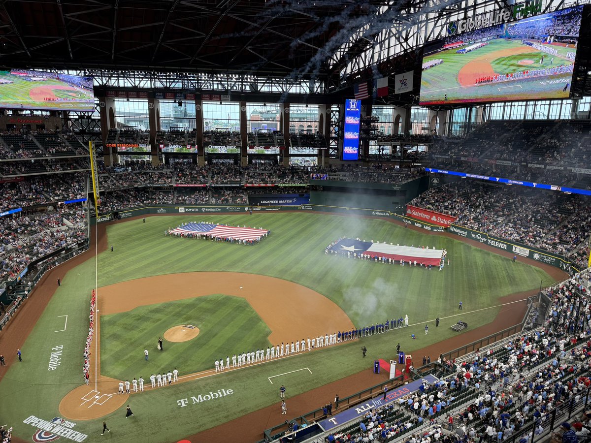 JeffWilsonTXR's tweet image. #Rangers home opener.