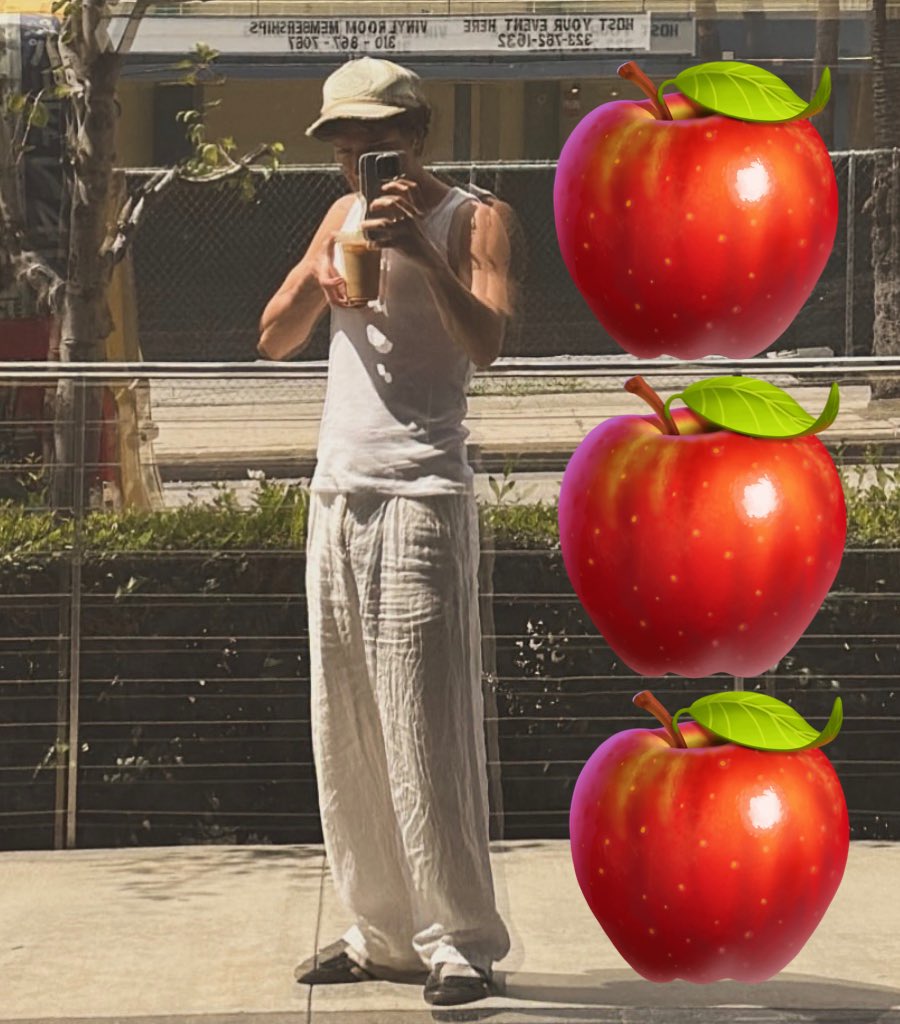 Candy 🍷🖤 tweet media