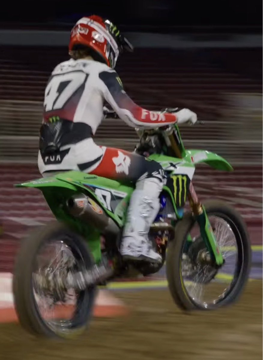 Dirtbikelover tweet media