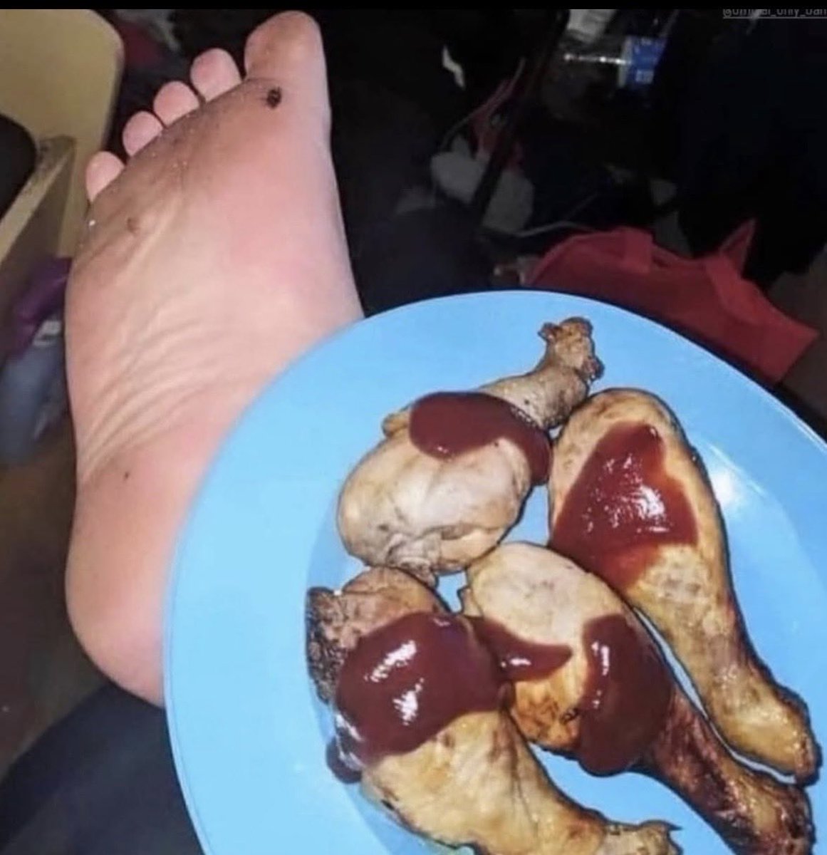 LiveFight tweet media