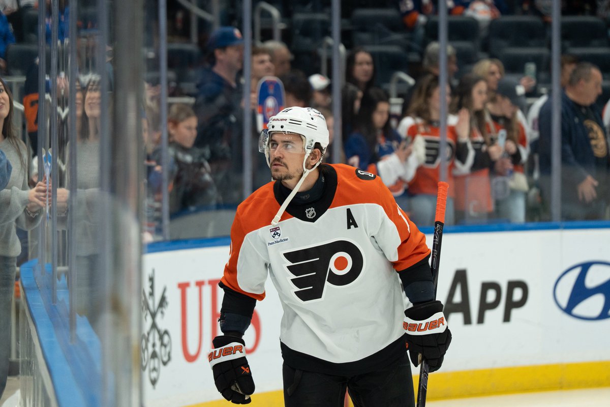 NHLFlyers's tweet photo. Familiar place, familiar opponent.

📺: @NBCSPhilly
📻: @933WMMR

#PHIvsNYI | #LetsGoFlyers https://t.co/TzkdPPGw9d