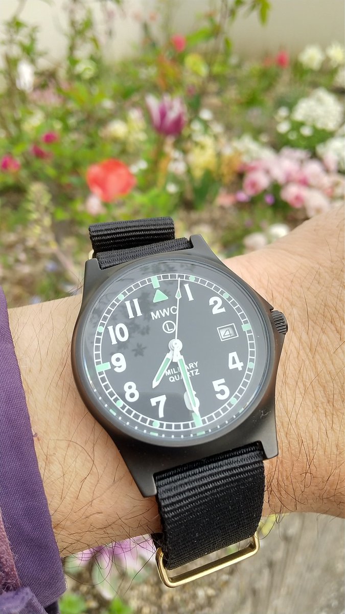 hide hide tweet media