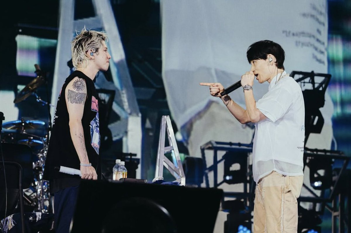 Guilty_world01's tweet photo. ついに音楽の歴史に刻まれる
史上最大のロックバンドの対バン🎸⚡️
ONE OK ROCK VS UVERworld
MUFGスタジアム(新国立競技場)当日‼️

OORerさんとCrewお互い見せたい景色が見える夢の平安京

こんな素晴らしいステー���に立てるなんて心から感謝して愛してるよ
ありがとう😭✨
 #ONEOKROCK
 #UVERworld https://t.co/0A2HhO7mrp