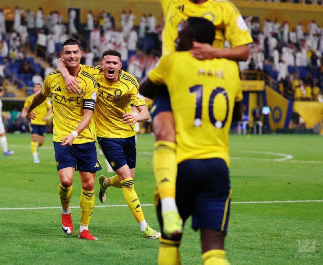 #النصر_النجمه

💛💙💛💙💛💙💛💙💛💙
الف الف مبروك للعالمي مستوى ونتيجه عقبال الدوري بإذن الله تعالى

شكرا للحكم السعودي ولطاقمه اخرج المباراه بالشكل الجميل يستاهلون الإنصاف 

👏👏👏👏👏👏👏