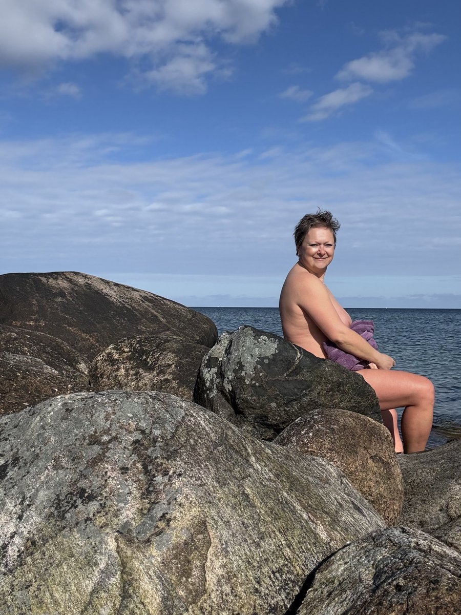 Lucky Agnes tweet media