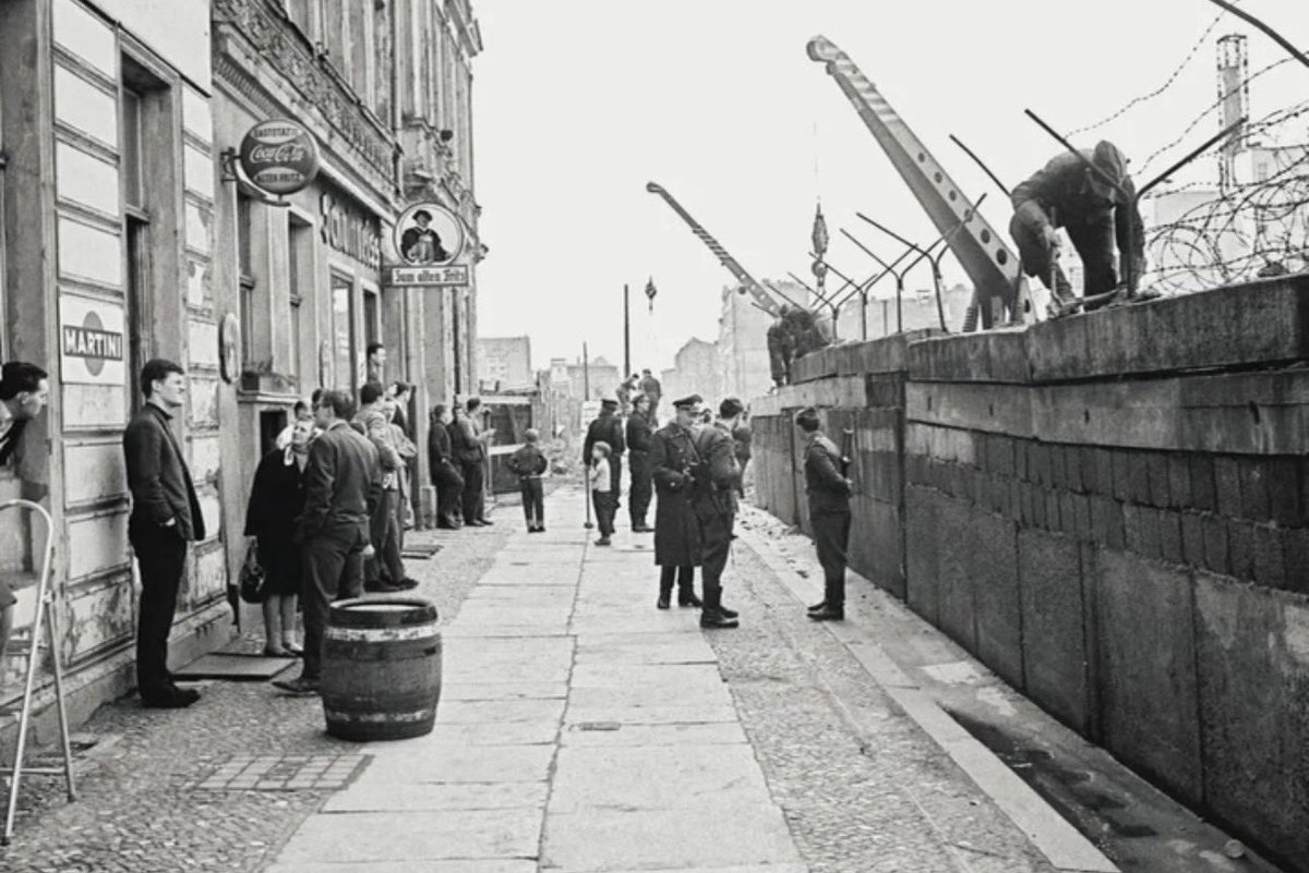 مِشعَل tweet media