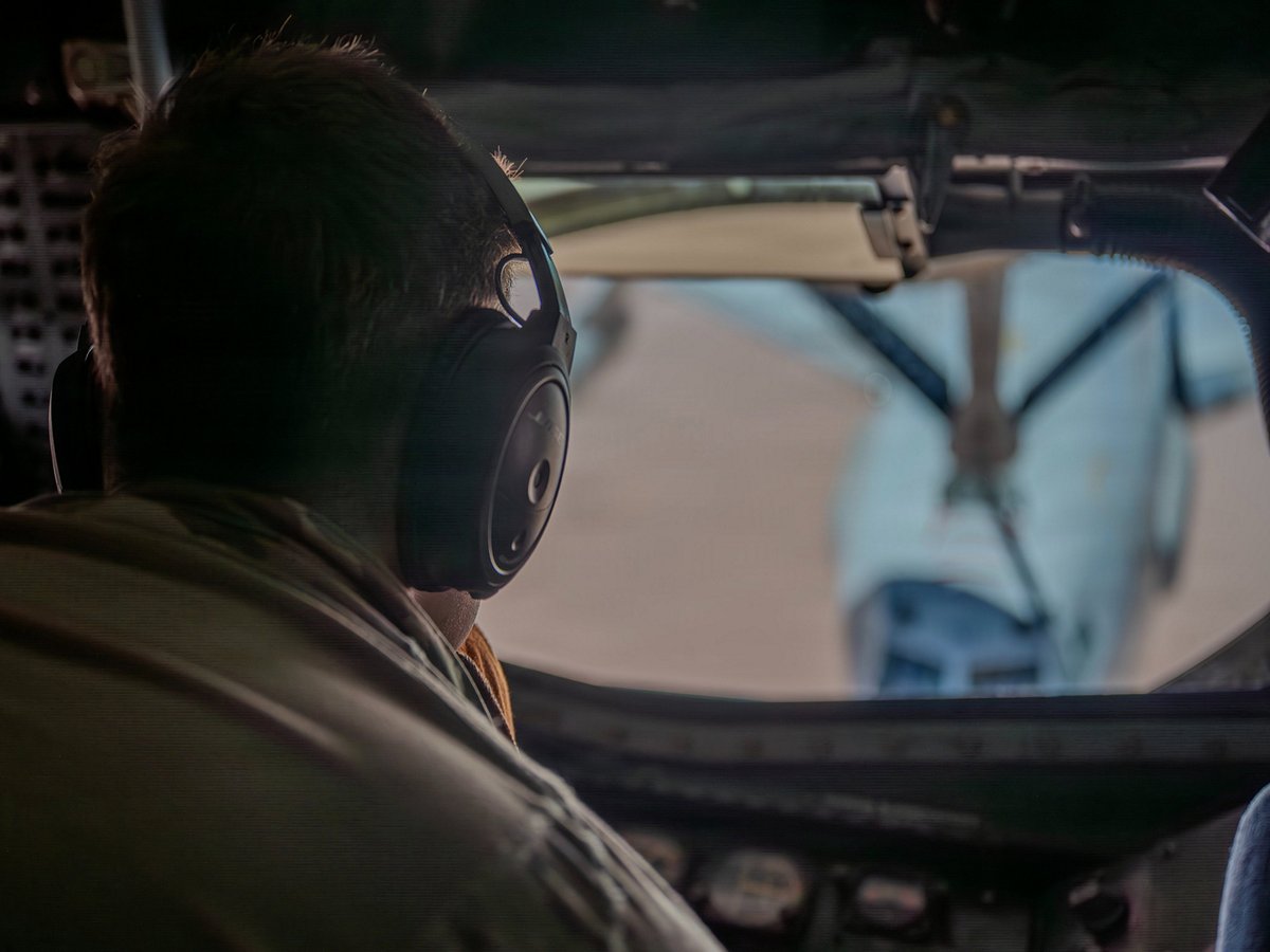 ani_digital's tweet photo. US crew member rescued after F-15E shot down over Iran; search ongoing for second airman: Report

Read @ANI Story|https://t.co/FU1DEnOQgq 

#UnitedStates #CrewMember #Rescued #F15E #Iran #WestAsiaConflic https://t.co/odyPpuxC20