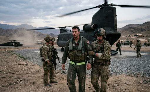 OlenaRohoza's tweet photo. April 3. A U.S. pilot rescued in Iran is now under the care of American forces.
An American military pilot, whose F-15E fighter jet was shot down over Iranian territory, has been successfully evacuated and is now safe. U.S. forces are currently focused on locating the second crew member.
According to CNN sources, the rescued pilot has already been transferred to U.S. custody. He is under medical supervision and receiving all necessary care. His condition has not been disclosed, but officials confirm that the evacuation from enemy territory was successful.
At the same time, a large-scale search and rescue operation is underway in the region. Military personnel are making urgent efforts to determine the location and fate of the second crew member. His status remains unknown, and there is no information yet on whether he survived the crash.