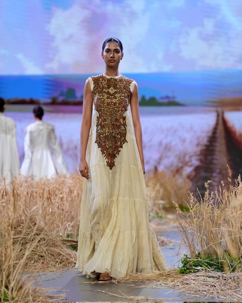 Times Fashion Week tweet media