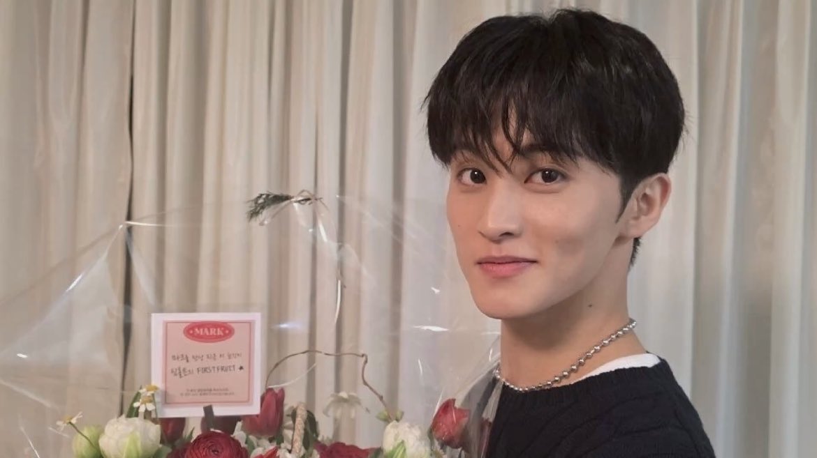 mari ◡̈ tweet media