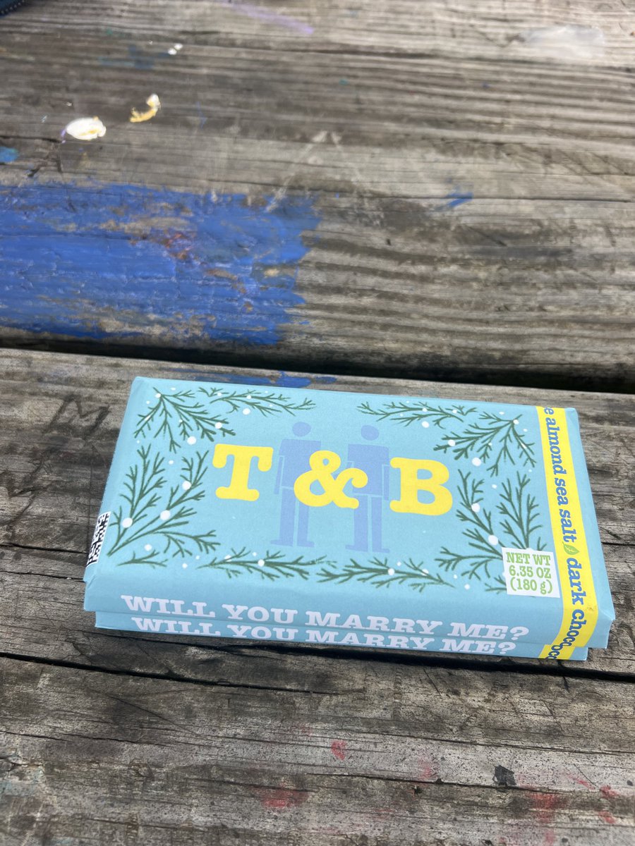 ollyoxymoron's tweet photo. my bf just proposed to me with these chocolates, i love him sm 🥺. the T &amp; B is our initials, he’s so cute 🥺🥺 https://t.co/obqif5C4H5