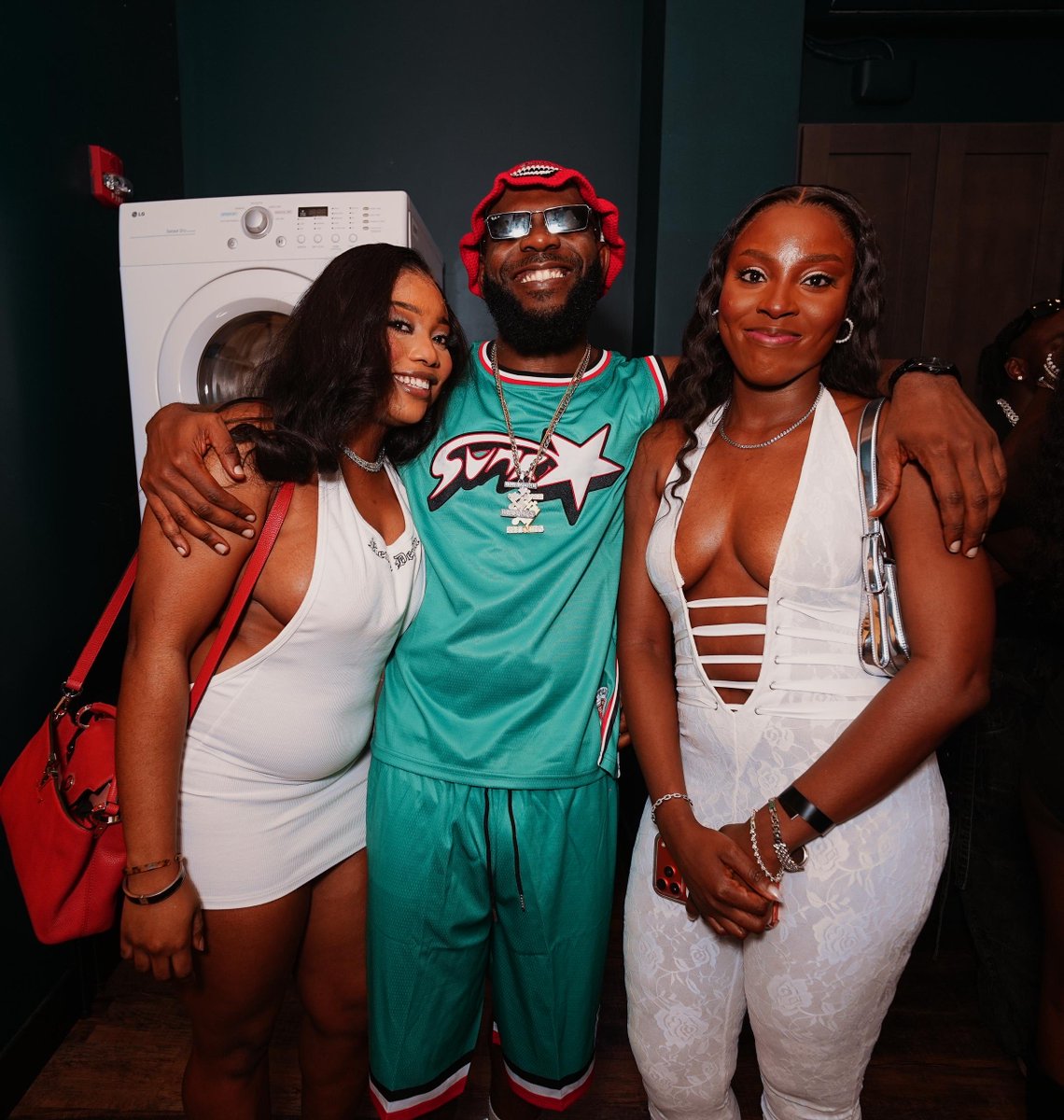 YOM🗣️ tweet media