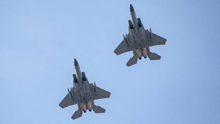 MSN's tweet image. U.S. forces rescued one pilot after a fighter jet was shot down over Iran, as the search for a second crew member continues.
msft.it/6019Q0WTZ

#IranConflict #MilitaryUpdate