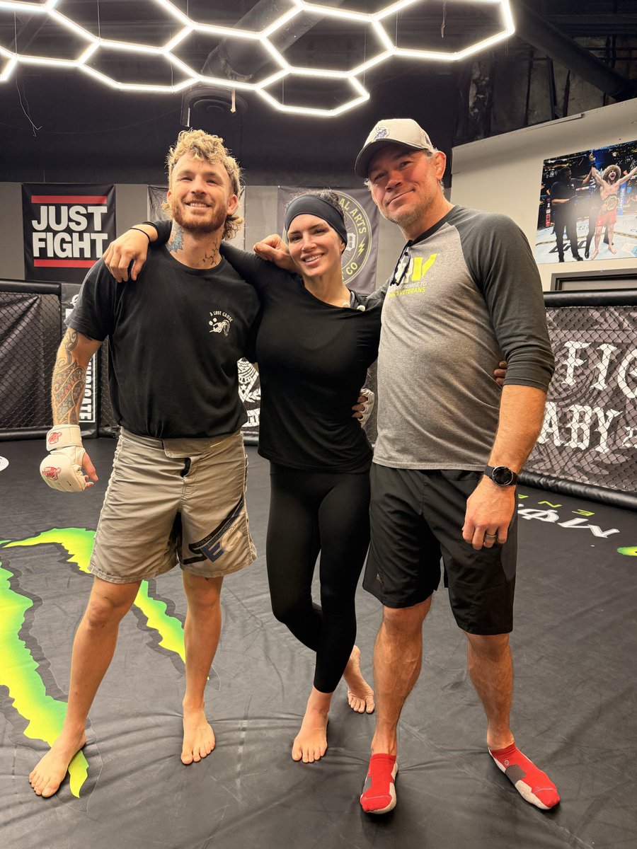 Gina Carano 🕯 tweet media