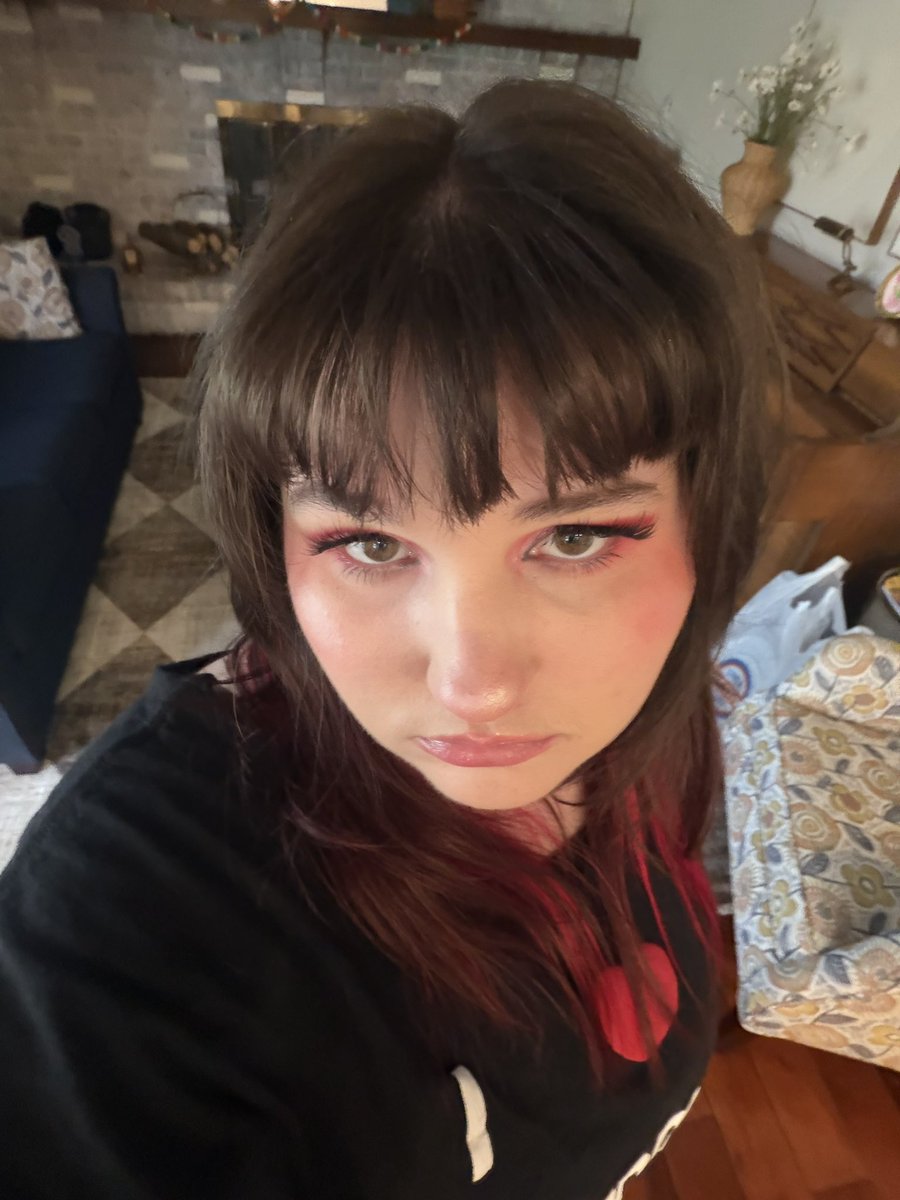 rynsreads's tweet photo. face reveal bc i need to post these somewhere https://t.co/40jZGELQAm