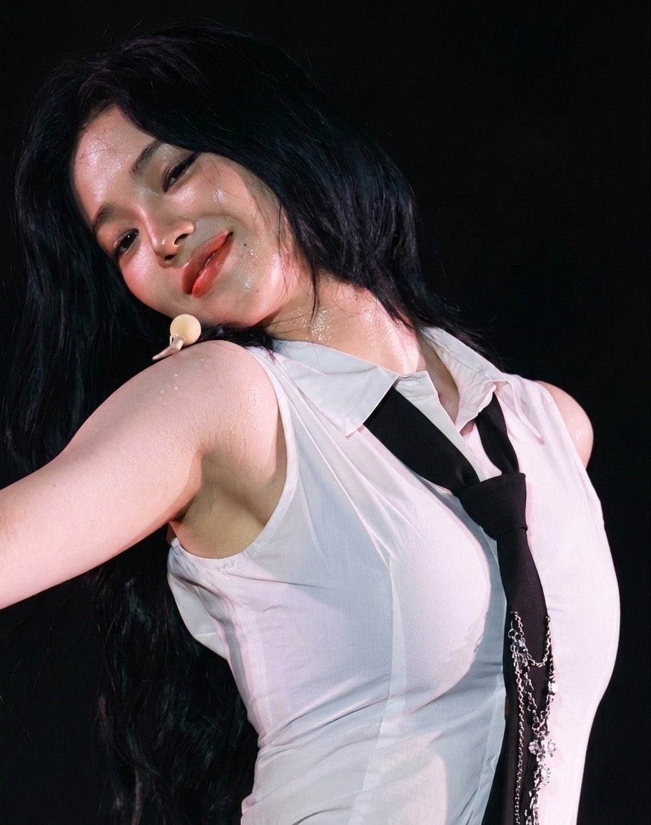 K. Gallery tweet media