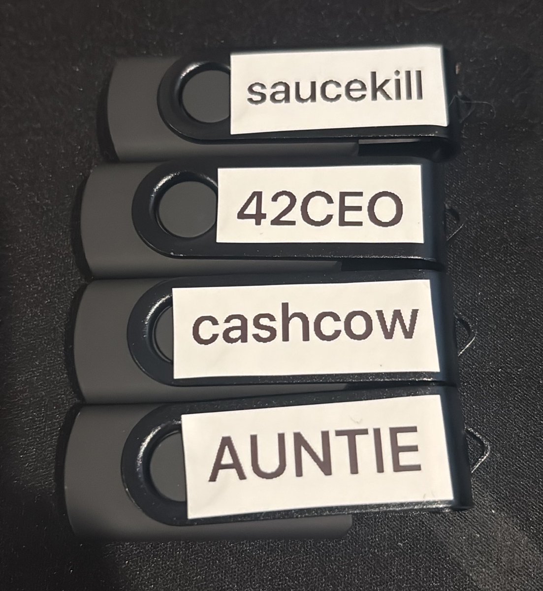 KURAROTTEN tweet media