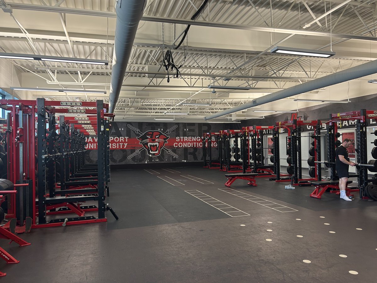 jack_nash08's tweet photo. Great visit to @DU_football this morning to catch a practice, meet the coaches, and see the facilities.

Huge thanks to @SparkyMcEwen1, @CoachParker, @CoachWalkerDU4, @alex_pallone, and all the other coaches for having me! https://t.co/CgyAO3PPjI