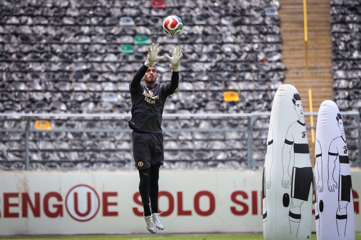 Universitario tweet media