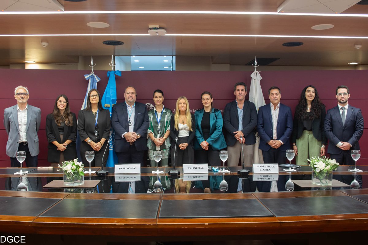 intgovforum's tweet photo. How can AI be responsibly integrated into judicial systems? ⚖️

IGF joined the Buenos Aires Judicial Council to discuss AI in justice.

✔️ Multistakeholder dialogue
✔️ Human-centered, rights-based approaches
✔️ Collaboration is key

🔗 https://t.co/tWt8kXW8h2 https://t.co/cV2gs3oP5B