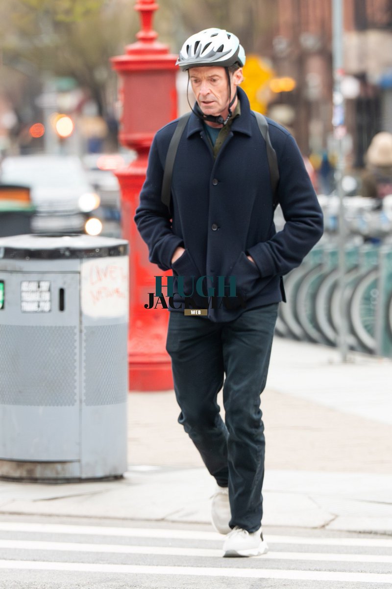 hjackmancom's tweet photo. 📸 Hugh Jackman out in New York City on April 02.
🔗 https://t.co/NfEzFwiLe6 https://t.co/skG58vo5Mn
