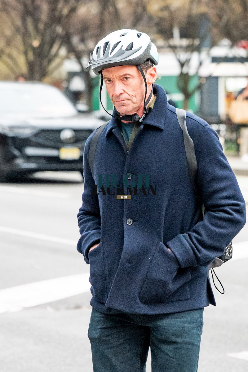 hjackmancom's tweet photo. 📸 Hugh Jackman out in New York City on April 02.
🔗 https://t.co/NfEzFwiLe6 https://t.co/skG58vo5Mn