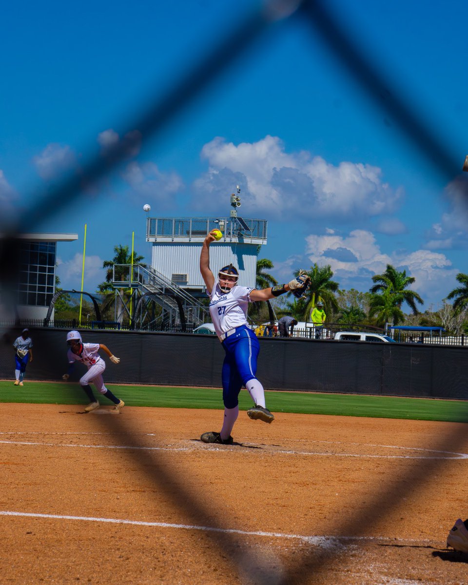 IMG Academy Softball tweet media