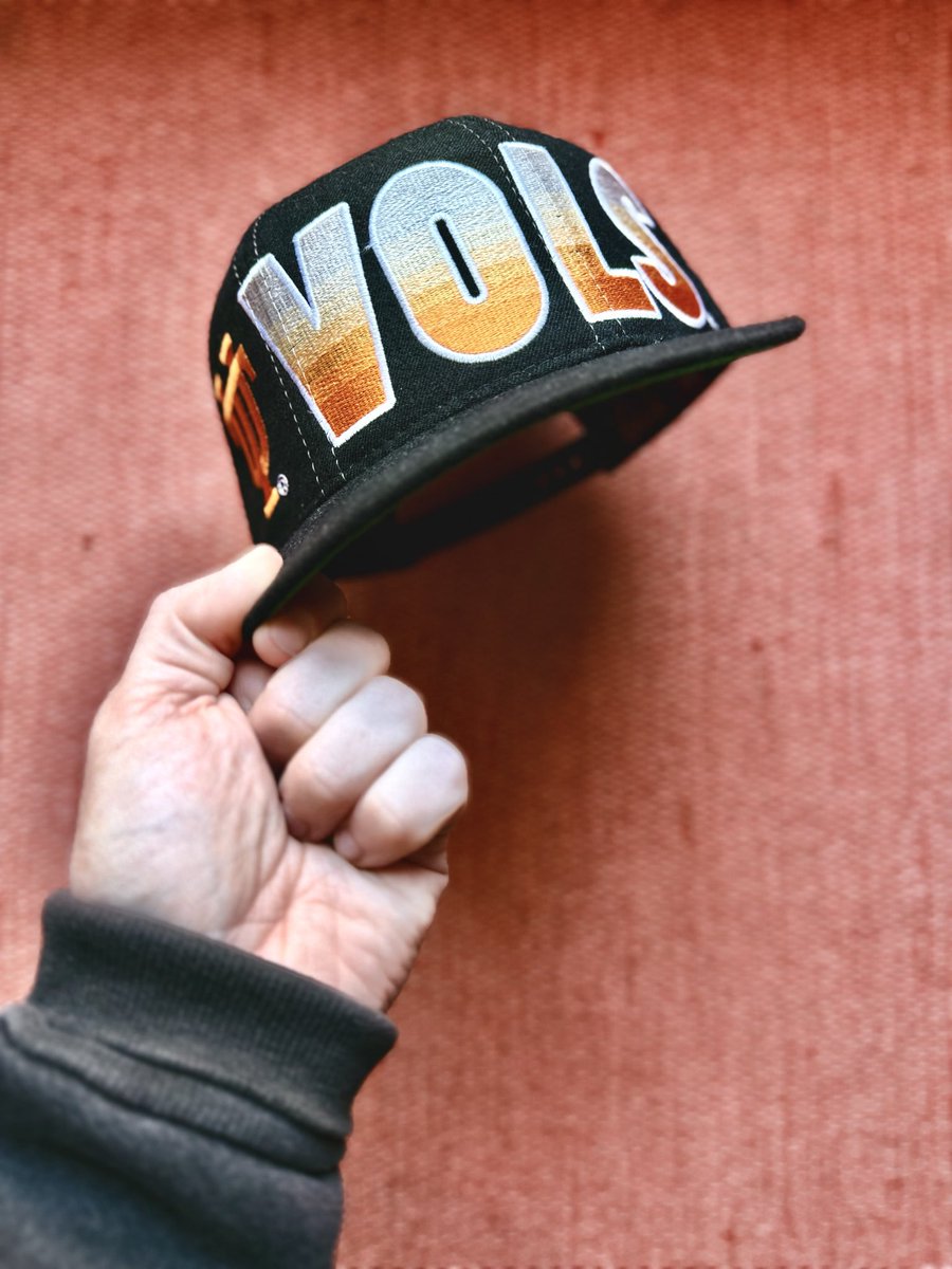 Some vintage Vols hat content for your Friday feed 🫱🏻‍🫲🏼