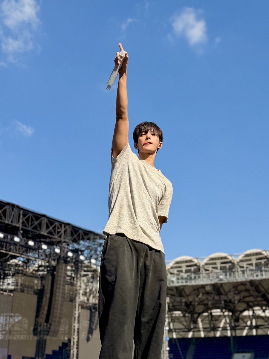 🌻 for rockstar dokyeom tweet media