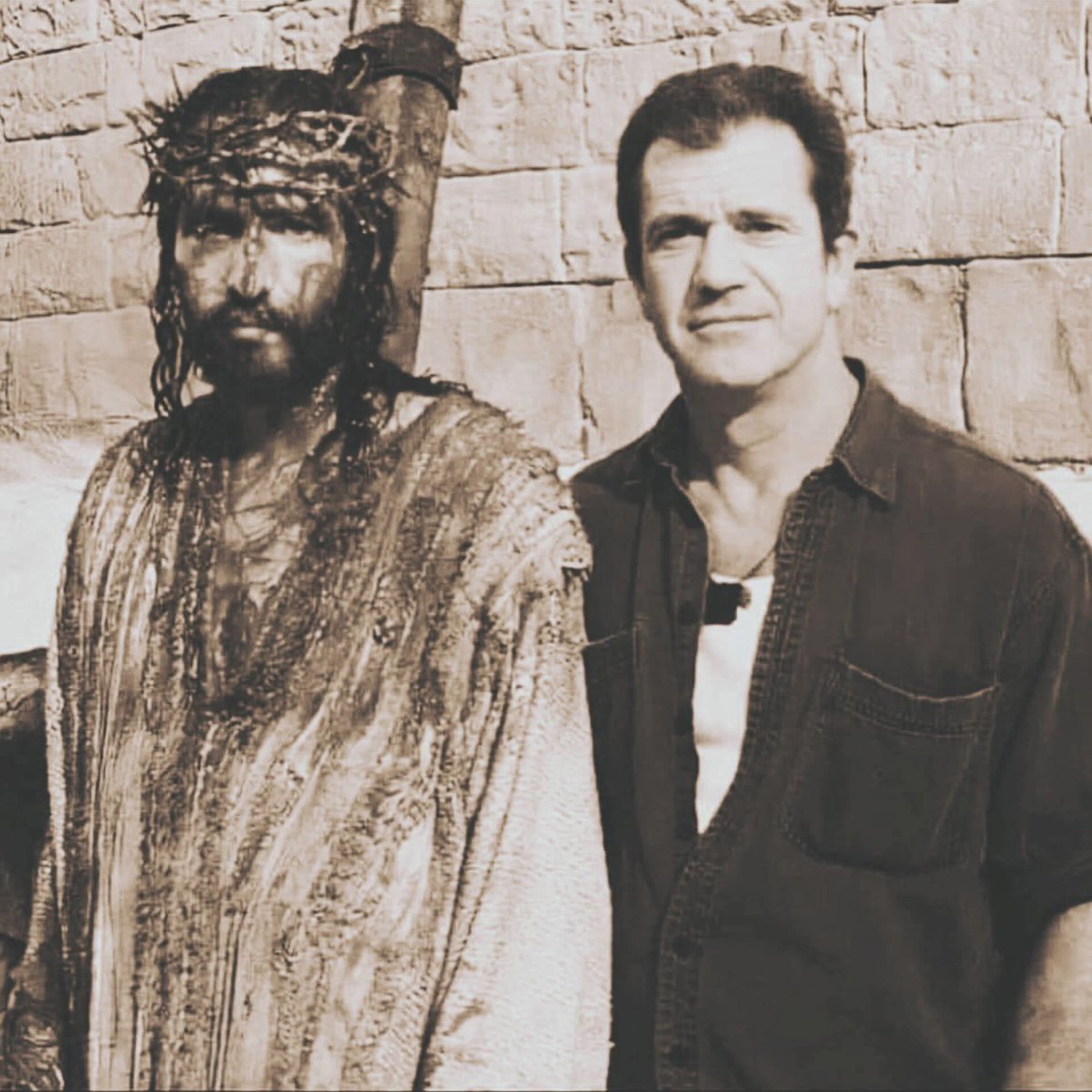 MCCameOnline tweet media