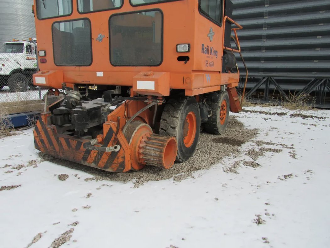 RailCarTrader's tweet photo. RAIL KING SS-4850 RAILROAD RAIL CAR MOVER OLD STOCK MAKE AN OFFER

$24,500.00

https://t.co/1f1CPg6qbh https://t.co/llyGSNlPuW