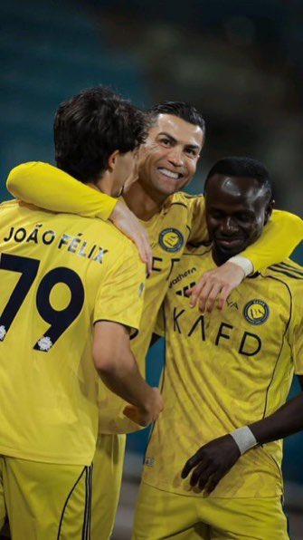 الصداره لك عرش واجلس ياملك 💛
#النصر