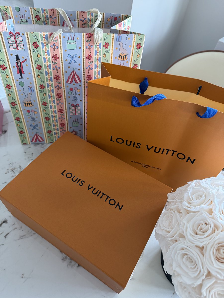 Emma Laurent tweet media