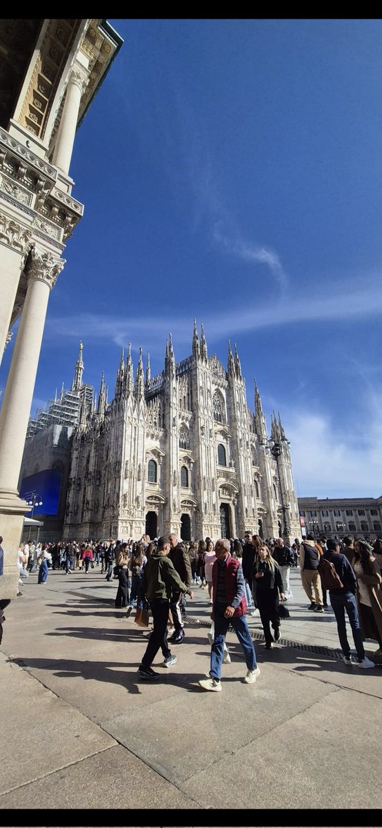 deric_tv's tweet image. Stunning architecture #Milano #Italy 🇮🇹❤️🙂