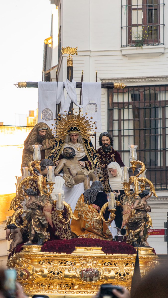 CEsparto's tweet photo. #ViernesSanto | @SgdaMortaja

📸 @sandra_goneze

#ssantasevilla26 #ssantacde26 https://t.co/Xl0gfGZNFH