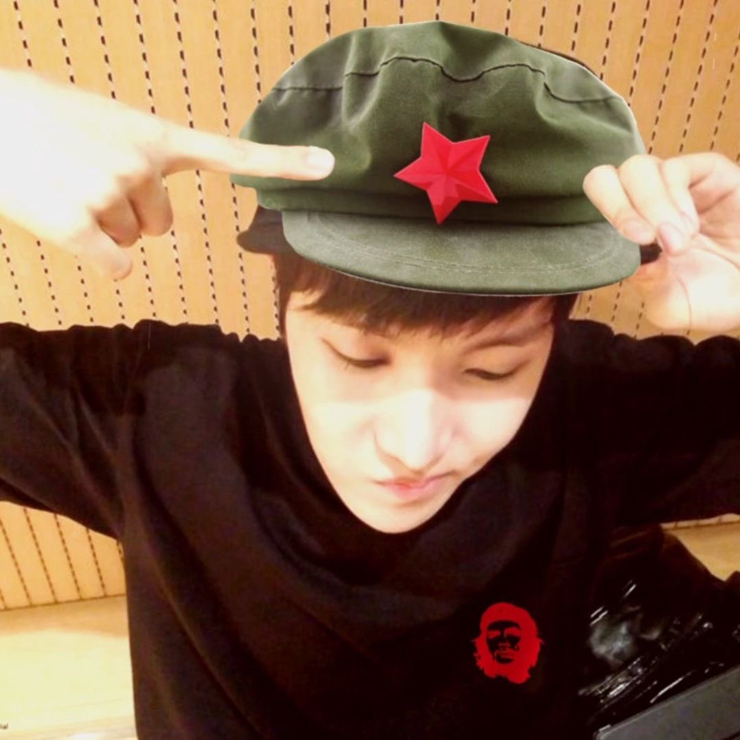 hobicomuna⁷ ☭ vai ver o BTS 🪭 tweet media