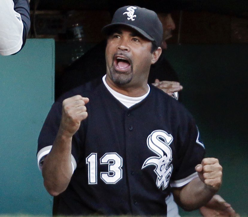 GUILLÉN Y EL 13 A LA INMORTALIDAD CON LOS CHICAGO WHITE SOX🔴✅

Hoy le informaron a OZZIE GUILLEN que el día 8 de Agosto el N• 13 será inmortal en la Organización de los Chicago White Sox.