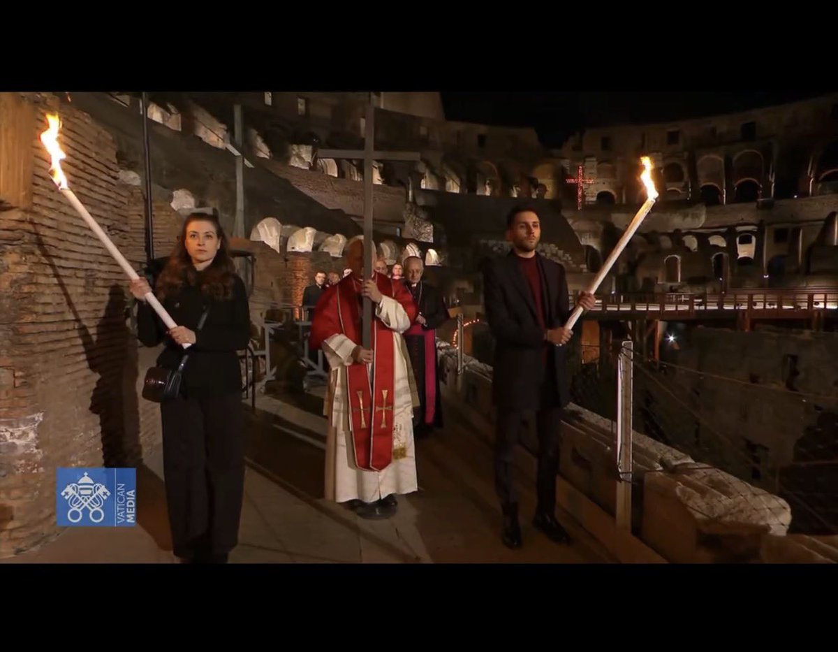 Thurifer tweet media