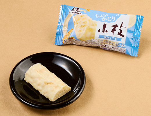 森永製菓「ちょいかじり小枝」がローソンで4月7日発売、チョコバータイプの小枝にミニサイズが登場。ミルクとホワイトの2種類 https://t ...