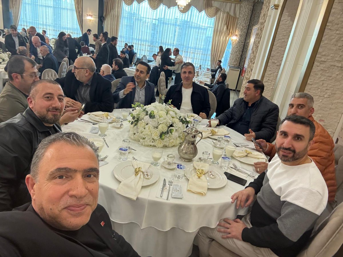 harundageri's tweet photo. Belediye Başkan Yardımcımız kıymetli ağabeyim Yakup Dalkılıç’ın kıymetli evladı Zeliha ile İsmail’in nikah törenine katılarak bu mutlu günlerine şahitlik ettik. 

Kardeşlerimize iki cihan saadeti diliyor, ömür boyu mutluluklar temenni ediyorum.

@yakupdalklc 
@Mehmet_can82 https://t.co/rRA9lbNiZb