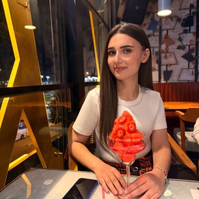 damllaeiel's tweet photo. #YeniProfilResmi https://t.co/4DK62izn7A