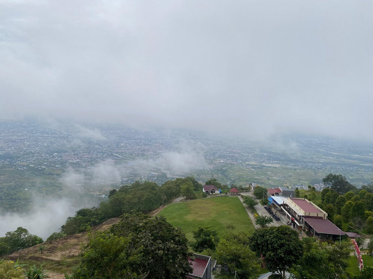 halfmastorydn's tweet photo. Halo ini namanya Matan Timali. Saya pergi sore hari bersama akbar dan membuat kenangan baru disana https://t.co/kRI8ZU9A55