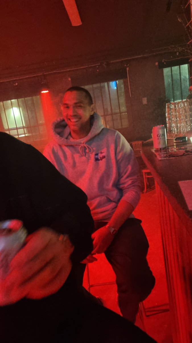 ChupiLobos tweet media