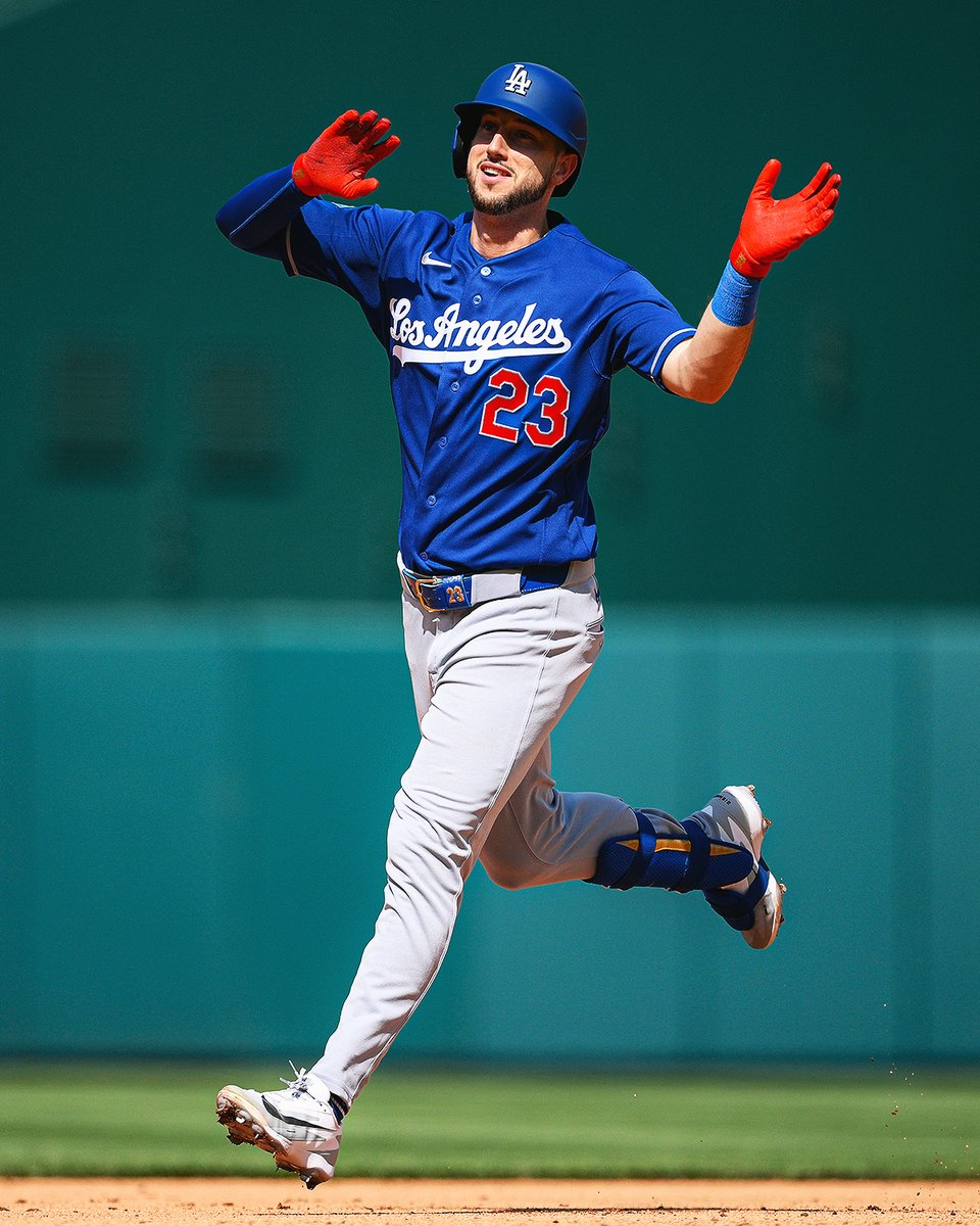 SportsNetLA's tweet photo. That Dodger Blue hits different 😮‍💨🤌 https://t.co/C2O10Drt8a