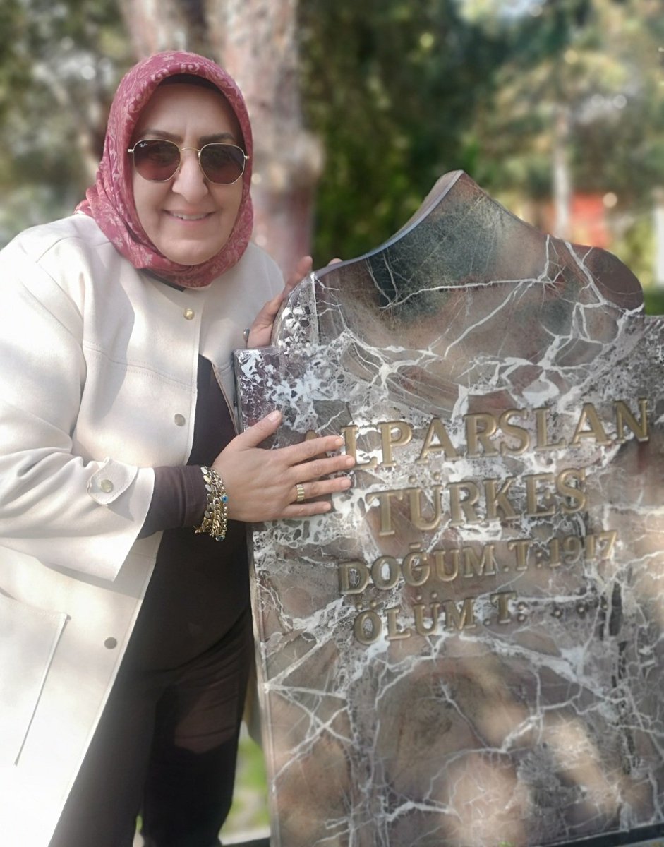 Başbuğum, Alparslan Türkeş’i vefatının 29. sene-i devriyesinde Rahmet, Saygı ve Şükranla yad ediyorum.
Ruhu şâd,Mekânı Cennet olsun İnşallah.
#başbuğu #AlparslanTürkeş 
🇹🇷🤘🇹🇷