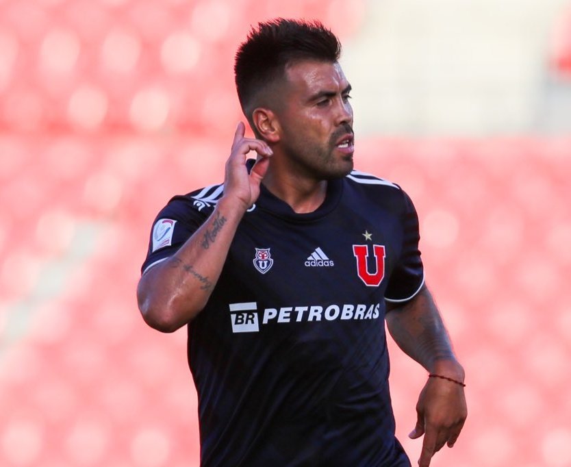 aguchh_'s tweet photo. Cuando dice "Vamos la U🤘🏻" pero ella nunca vió a Gonzalo "El Clasiquero" Espinoza tirar pases de 3 dedos en todos los partidos. https://t.co/qOcJpoofoM