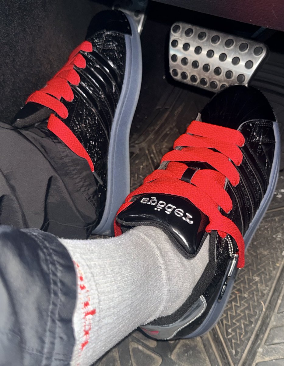 DinoStaxkzkixkz's tweet photo. Just a #sp5der type day all black er thang almost lol red laces out of the 5 #LFG @snkr_twitr @NNavram @feature 🏆⛽️🖤🦖🕷️🕸️🥵 https://t.co/0M1bhMngbx